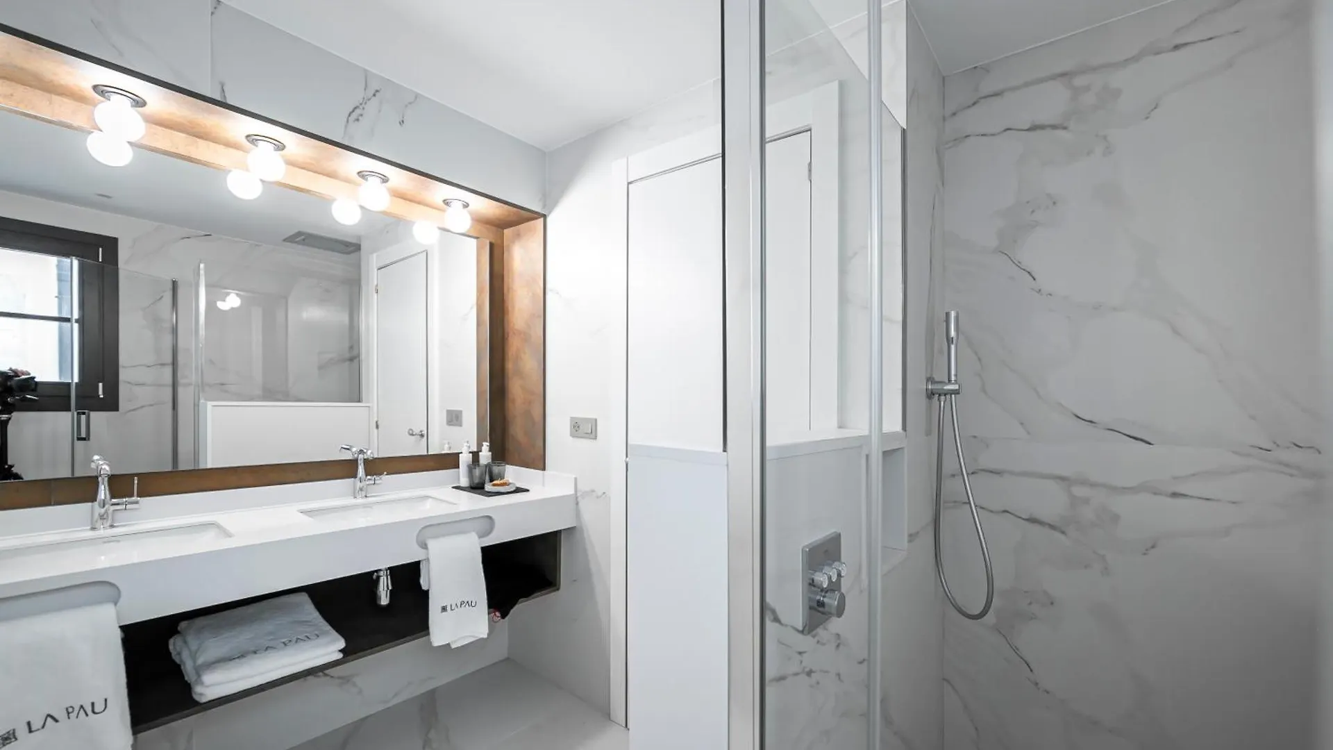 Hotel La Pau 4 Sup Barcelona 4*,  Španělsko